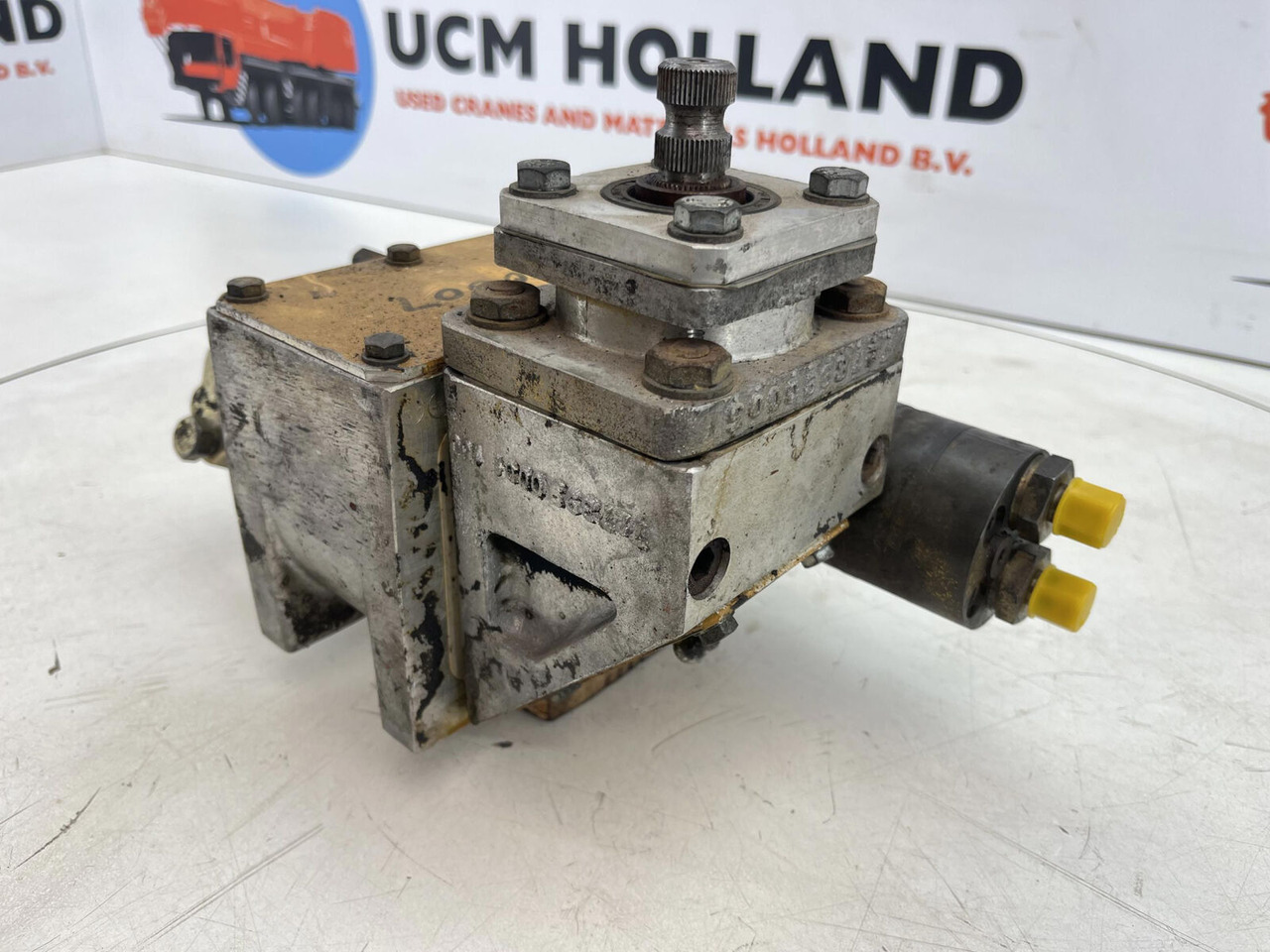 Grove AT 880 Steering box dual steer - Cơ cấu lái cho Cẩu bánh lốp: hình 3 Grove AT 880 Steering box dual steer - Cơ cấu lái cho Cẩu bánh lốp: hình 3