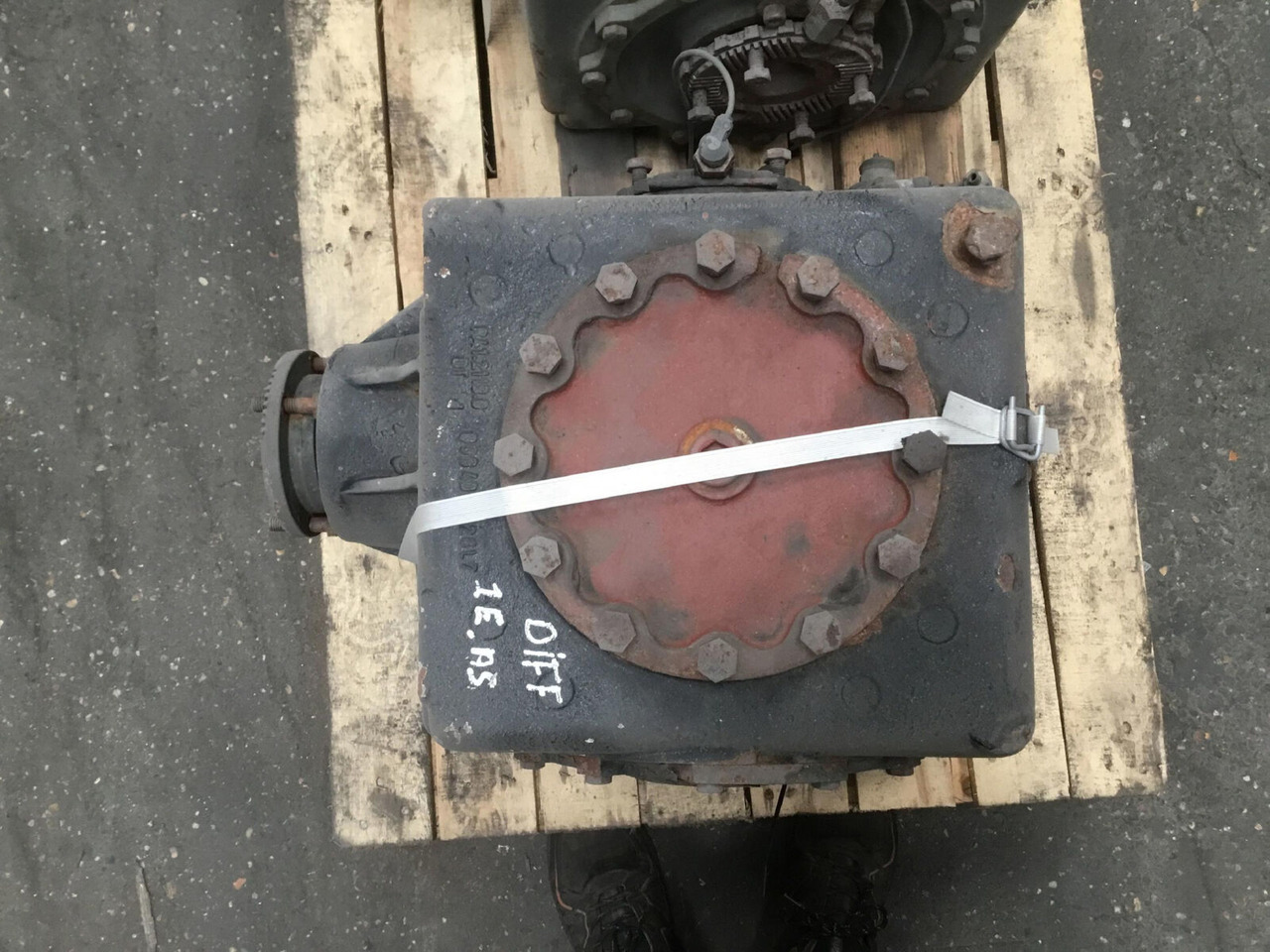 Grove GMK 2035 Diff box axle nr 1 - Bộ vi sai cho Cẩu bánh lốp: hình 5 Grove GMK 2035 Diff box axle nr 1 - Bộ vi sai cho Cẩu bánh lốp: hình 5