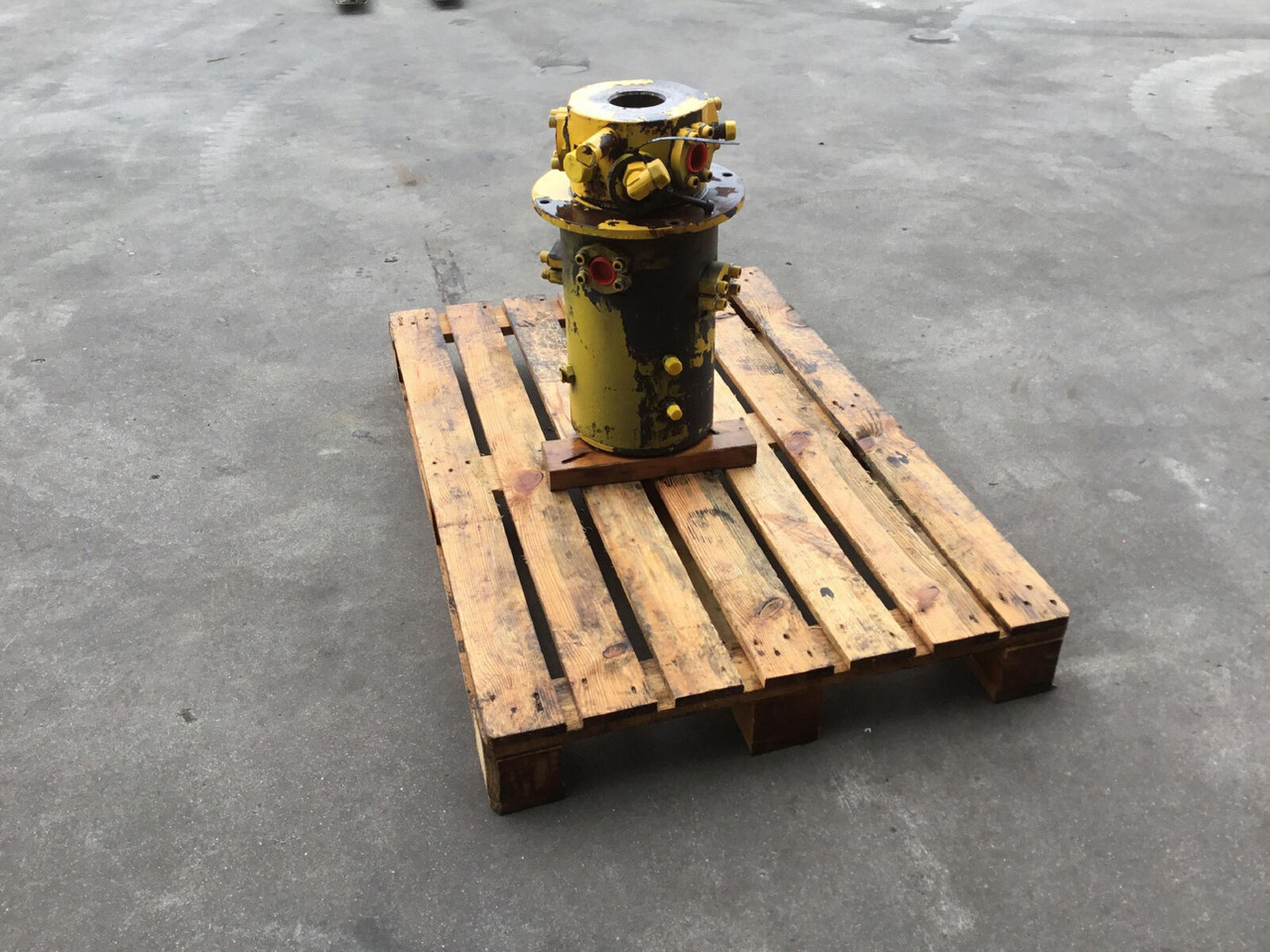 Grove GMK 3055 hydraulic swivel - Thủy lực cho Cẩu bánh lốp: hình 5 Grove GMK 3055 hydraulic swivel - Thủy lực cho Cẩu bánh lốp: hình 5