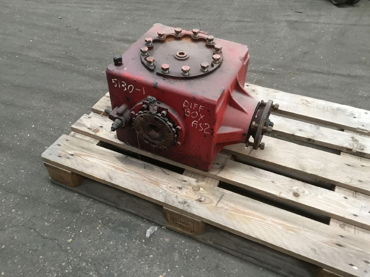 Grove GMK 5130-1 axle 2 diff box - Bộ vi sai cho Cẩu bánh lốp: hình 1 Grove GMK 5130-1 axle 2 diff box - Bộ vi sai cho Cẩu bánh lốp: hình 1