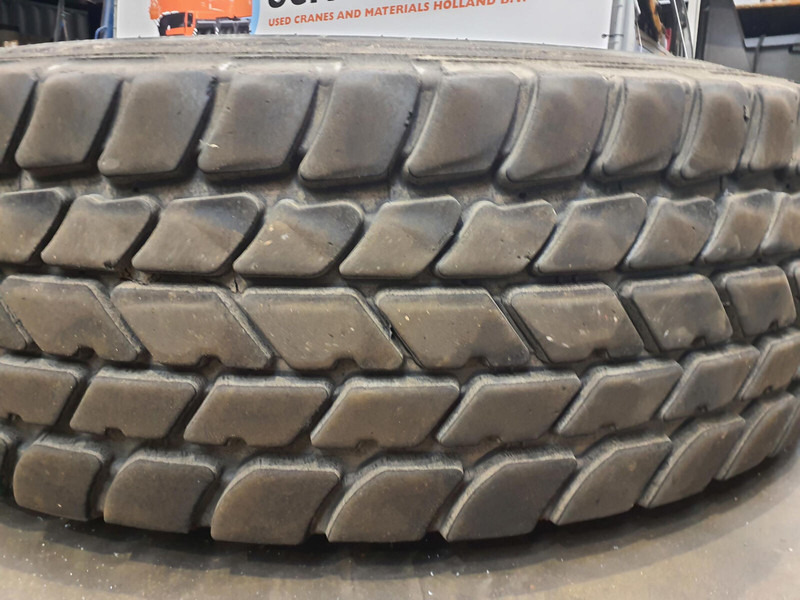 Grove Wheel 445/95R25 12 13.4 2p alu - Lốp và vành cho Cần cẩu: hình 3 Grove Wheel 445/95R25 12 13.4 2p alu - Lốp và vành cho Cần cẩu: hình 3