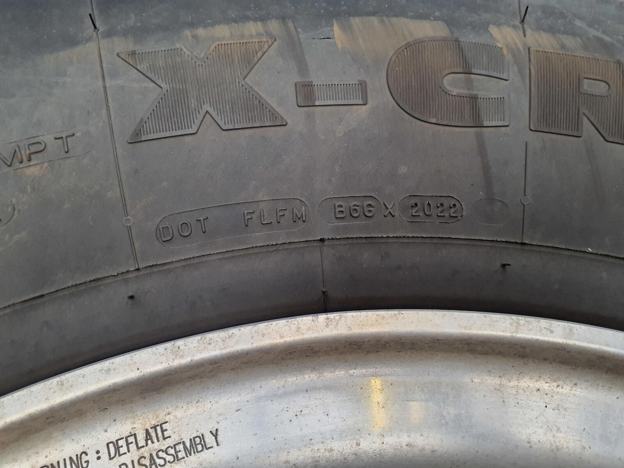 Grove Wheel 445/95R25 12 9 2p alu - Bánh xe cho Cần cẩu: hình 3 Grove Wheel 445/95R25 12 9 2p alu - Bánh xe cho Cần cẩu: hình 3