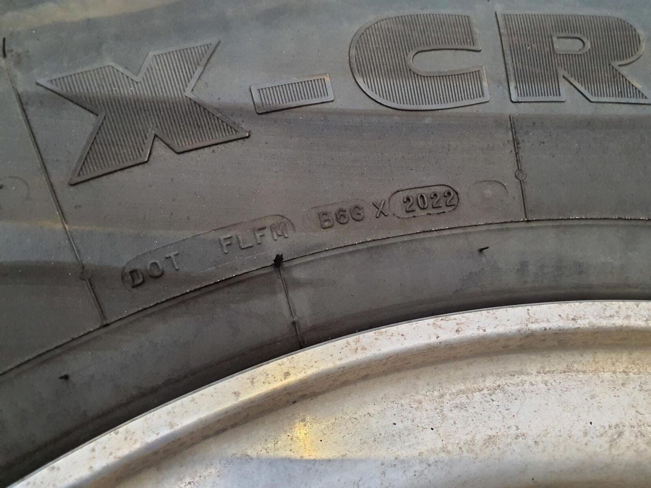Grove Wheel 445/95R25 12 9 2p alu - Bánh xe cho Cần cẩu: hình 4 Grove Wheel 445/95R25 12 9 2p alu - Bánh xe cho Cần cẩu: hình 4