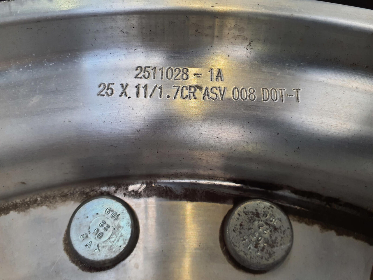 Grove Wheel 445/95R25 12 9 2p alu - Bánh xe cho Cần cẩu: hình 4 Grove Wheel 445/95R25 12 9 2p alu - Bánh xe cho Cần cẩu: hình 4