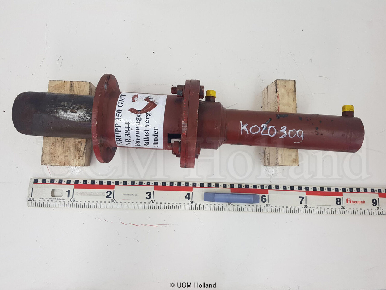 Krupp 350 GMT counterweight locking cylinder - Xi lanh thủy lực cho Cẩu bánh lốp: hình 1 Krupp 350 GMT counterweight locking cylinder - Xi lanh thủy lực cho Cẩu bánh lốp: hình 1