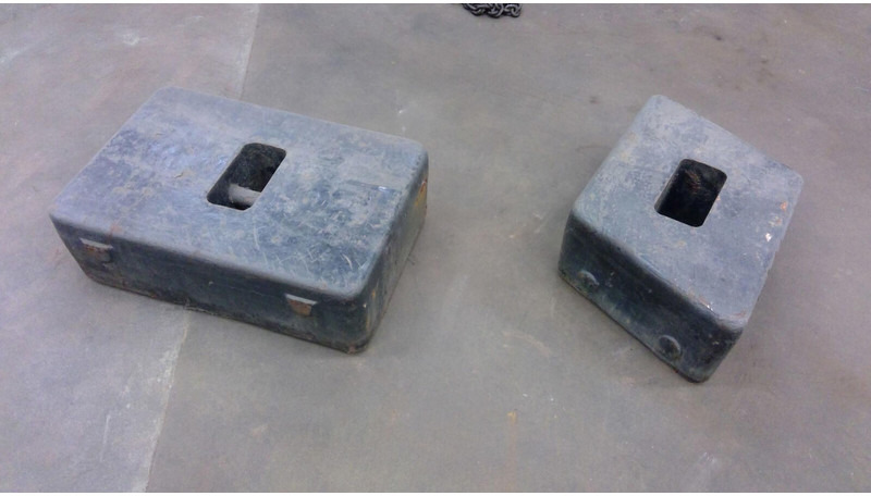 Krupp 70 GMT counterweight - Đối trọng cho Máy móc xây dựng: hình 3 Krupp 70 GMT counterweight - Đối trọng cho Máy móc xây dựng: hình 3