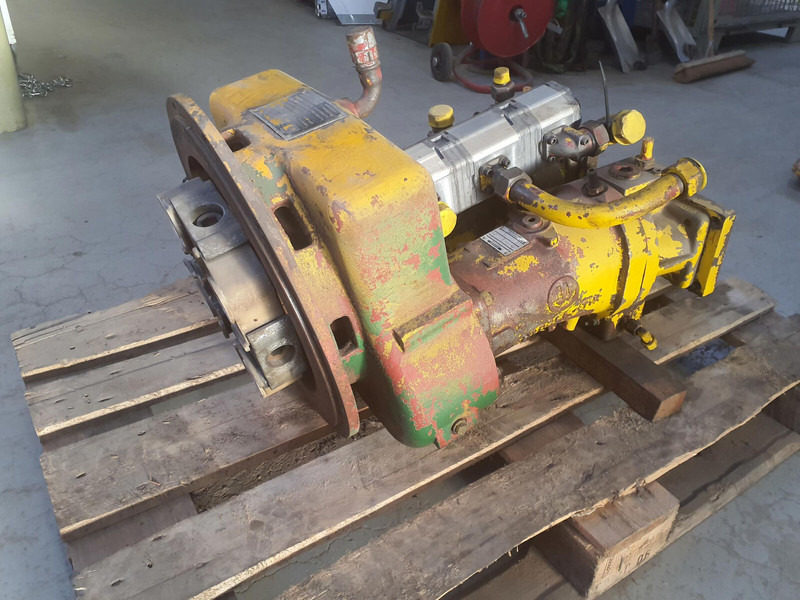 Krupp 70 GMT distributor gear box with pump set - Bơm thủy lực cho Cần cẩu: hình 3 Krupp 70 GMT distributor gear box with pump set - Bơm thủy lực cho Cần cẩu: hình 3