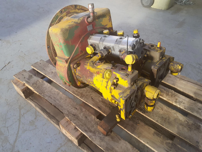 Krupp 70 GMT distributor gear box with pump set - Bơm thủy lực cho Cần cẩu: hình 4 Krupp 70 GMT distributor gear box with pump set - Bơm thủy lực cho Cần cẩu: hình 4