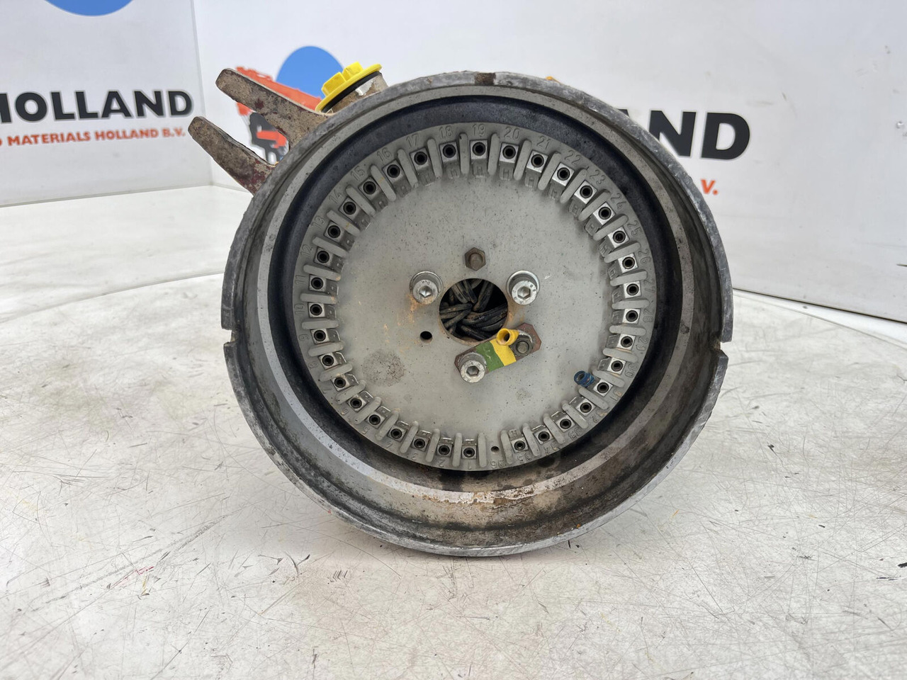 Krupp 70 GMT electric swivel - Linh kiện điện cho Cẩu bánh lốp: hình 5 Krupp 70 GMT electric swivel - Linh kiện điện cho Cẩu bánh lốp: hình 5