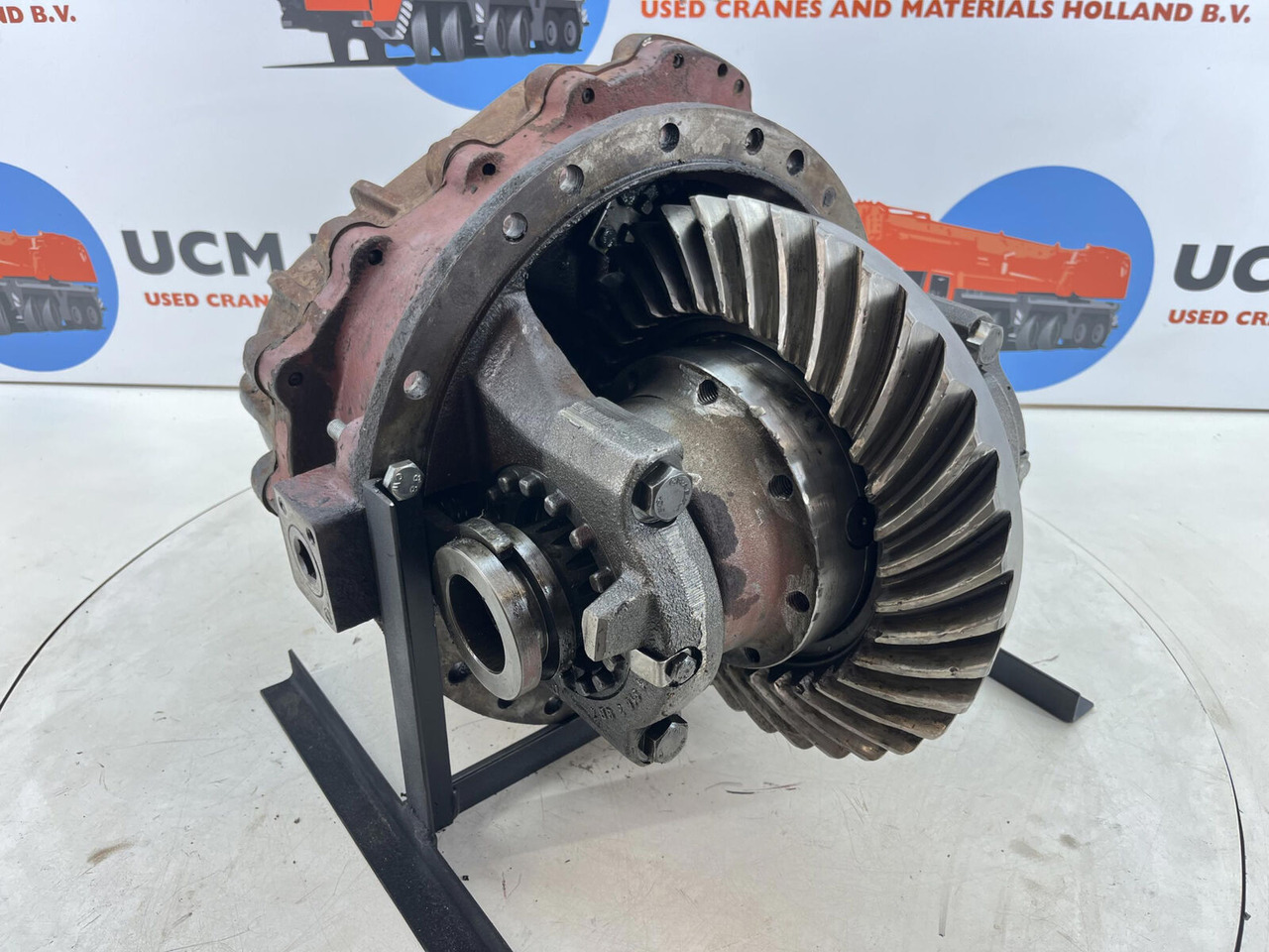 Krupp 70 GMT mid differential 13x35 axle 2 - Bộ vi sai cho Cẩu bánh lốp: hình 1 Krupp 70 GMT mid differential 13x35 axle 2 - Bộ vi sai cho Cẩu bánh lốp: hình 1