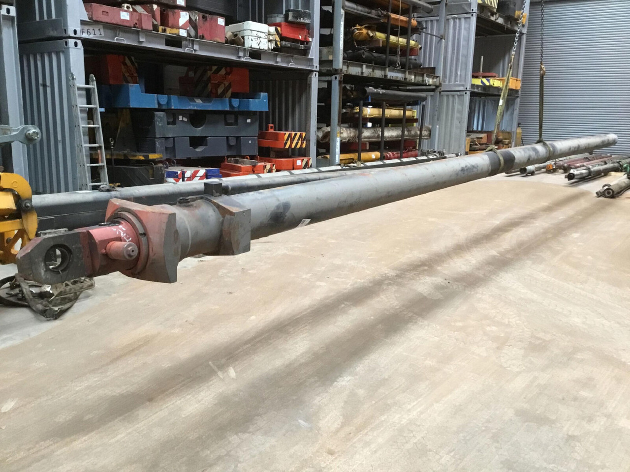 Krupp 8350 GMT telescopic cylinder - Xi lanh thủy lực cho Cẩu bánh lốp: hình 1 Krupp 8350 GMT telescopic cylinder - Xi lanh thủy lực cho Cẩu bánh lốp: hình 1