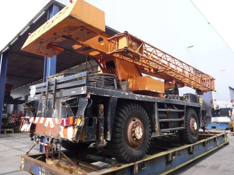 Krupp KMK 2025 for parts - Cẩu bánh lốp: hình 2 Krupp KMK 2025 for parts - Cẩu bánh lốp: hình 2
