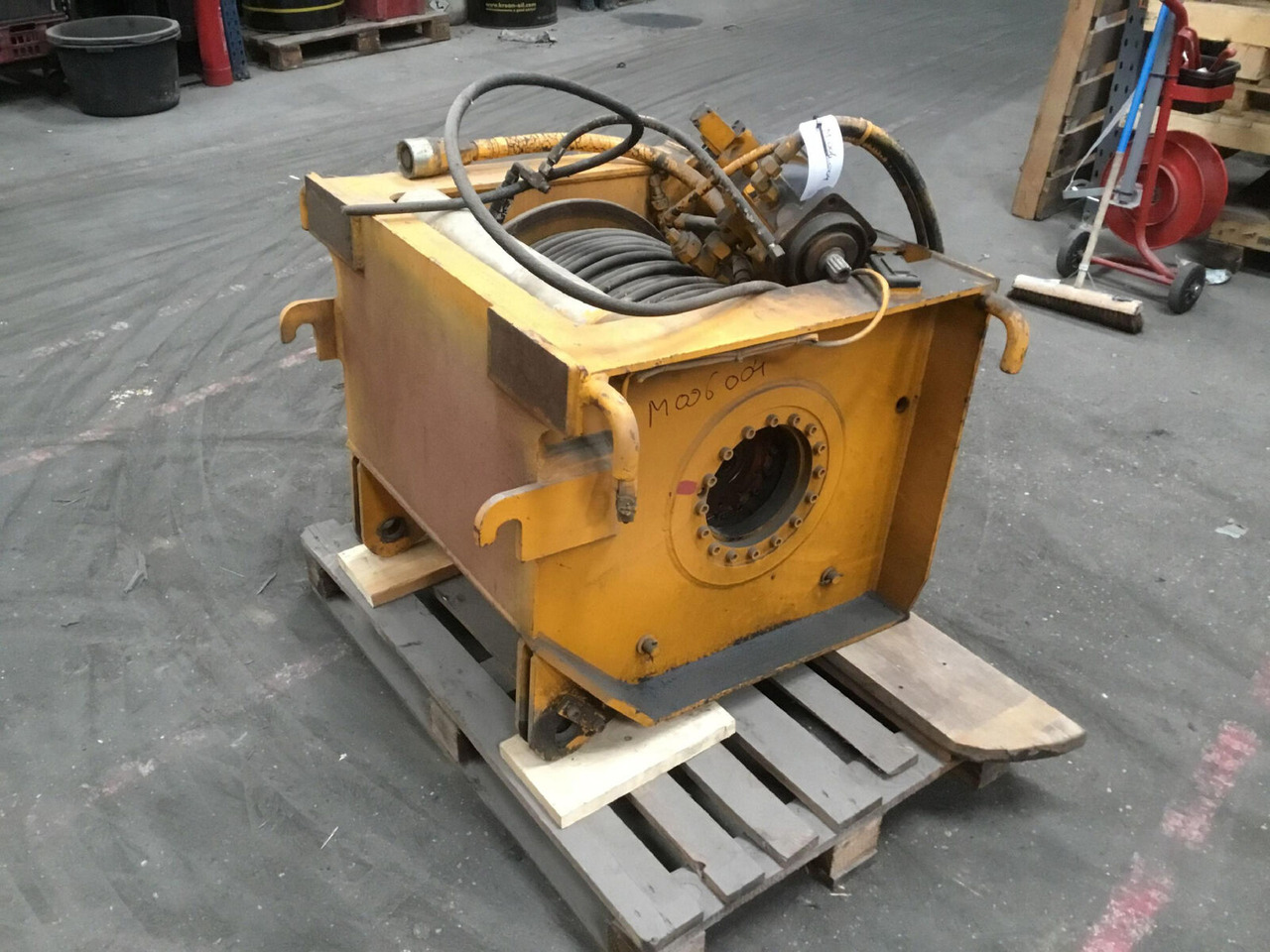 Krupp KMK 3045 4060 4070 winch - Tay quay cho Cẩu bánh lốp: hình 1 Krupp KMK 3045 4060 4070 winch - Tay quay cho Cẩu bánh lốp: hình 1