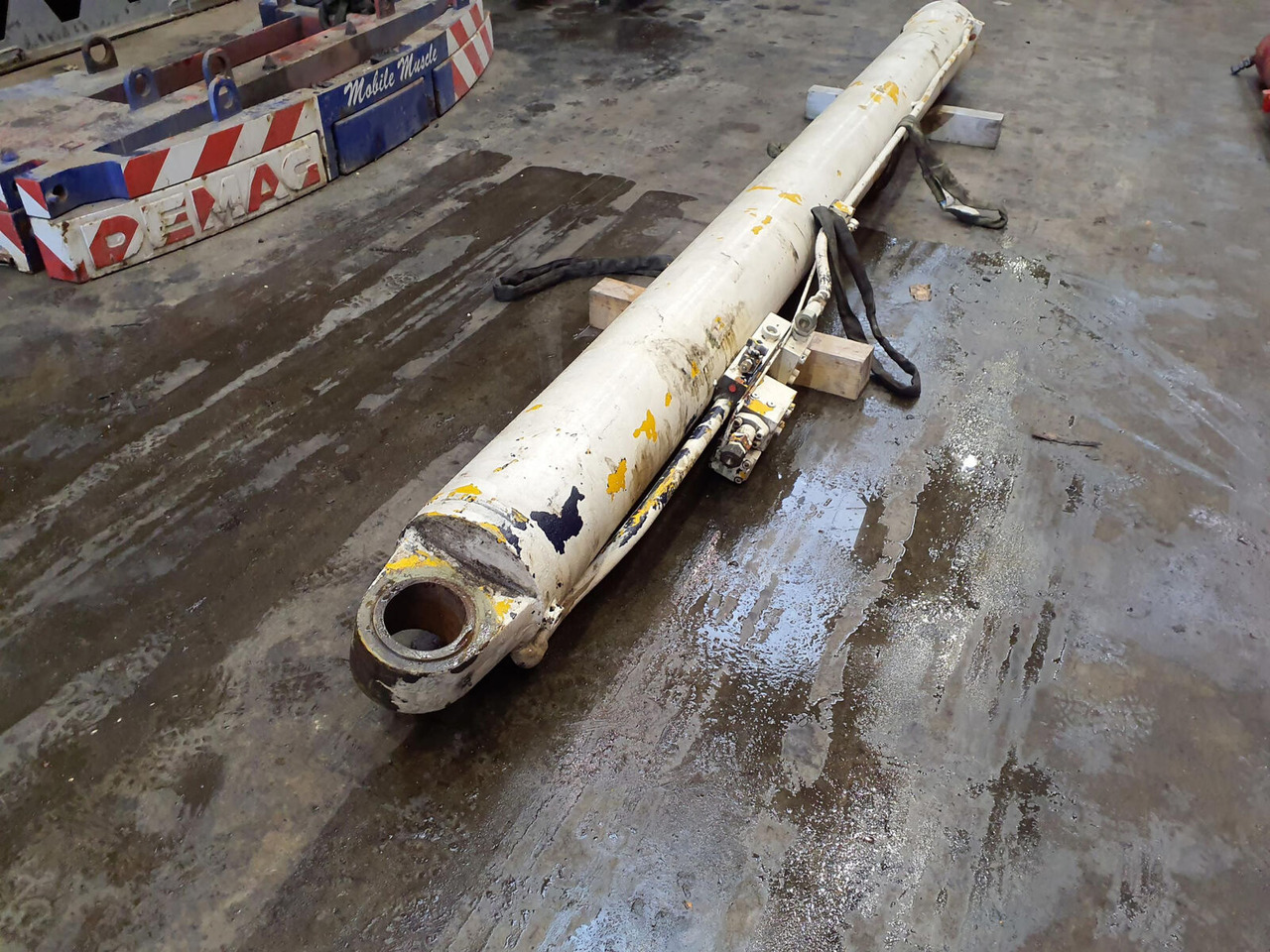 Krupp KMK 4070 boom cylinder - Xi lanh thủy lực cho Cẩu bánh lốp: hình 4 Krupp KMK 4070 boom cylinder - Xi lanh thủy lực cho Cẩu bánh lốp: hình 4