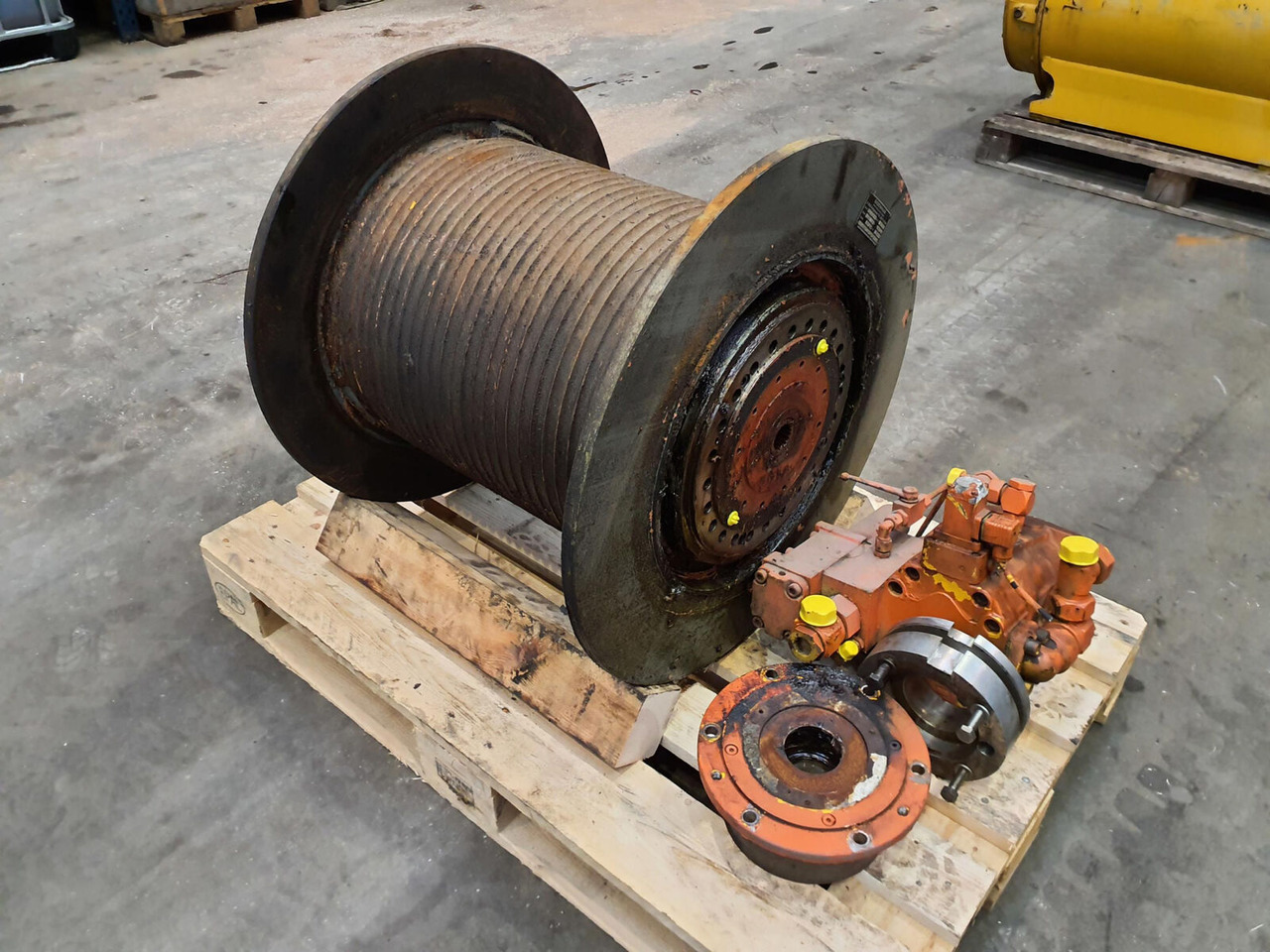 Krupp KMK 4070 complete winch - Tay quay cho Cẩu bánh lốp: hình 1 Krupp KMK 4070 complete winch - Tay quay cho Cẩu bánh lốp: hình 1