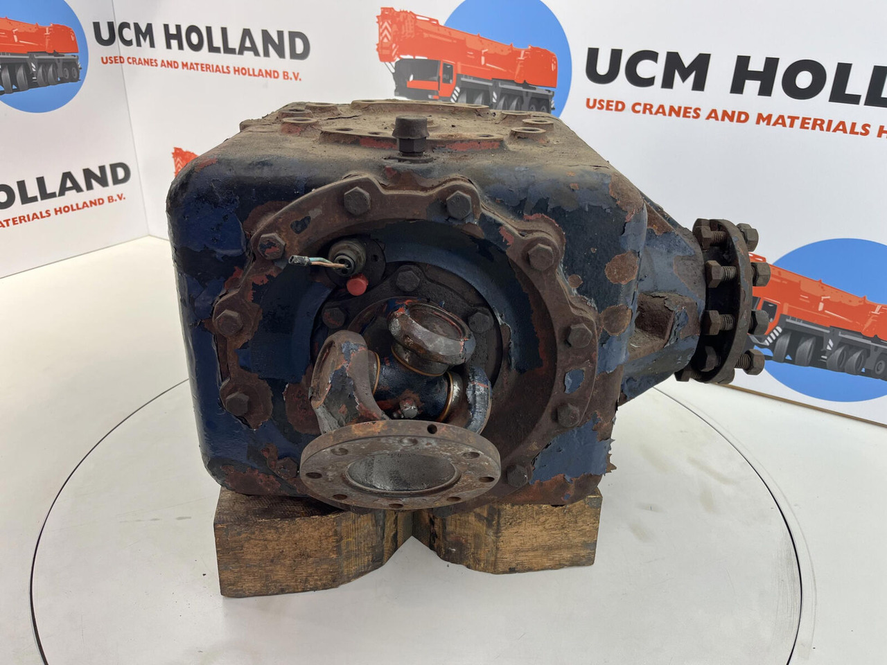 Krupp KMK 4070 diff box - Bộ vi sai cho Cẩu bánh lốp: hình 1 Krupp KMK 4070 diff box - Bộ vi sai cho Cẩu bánh lốp: hình 1