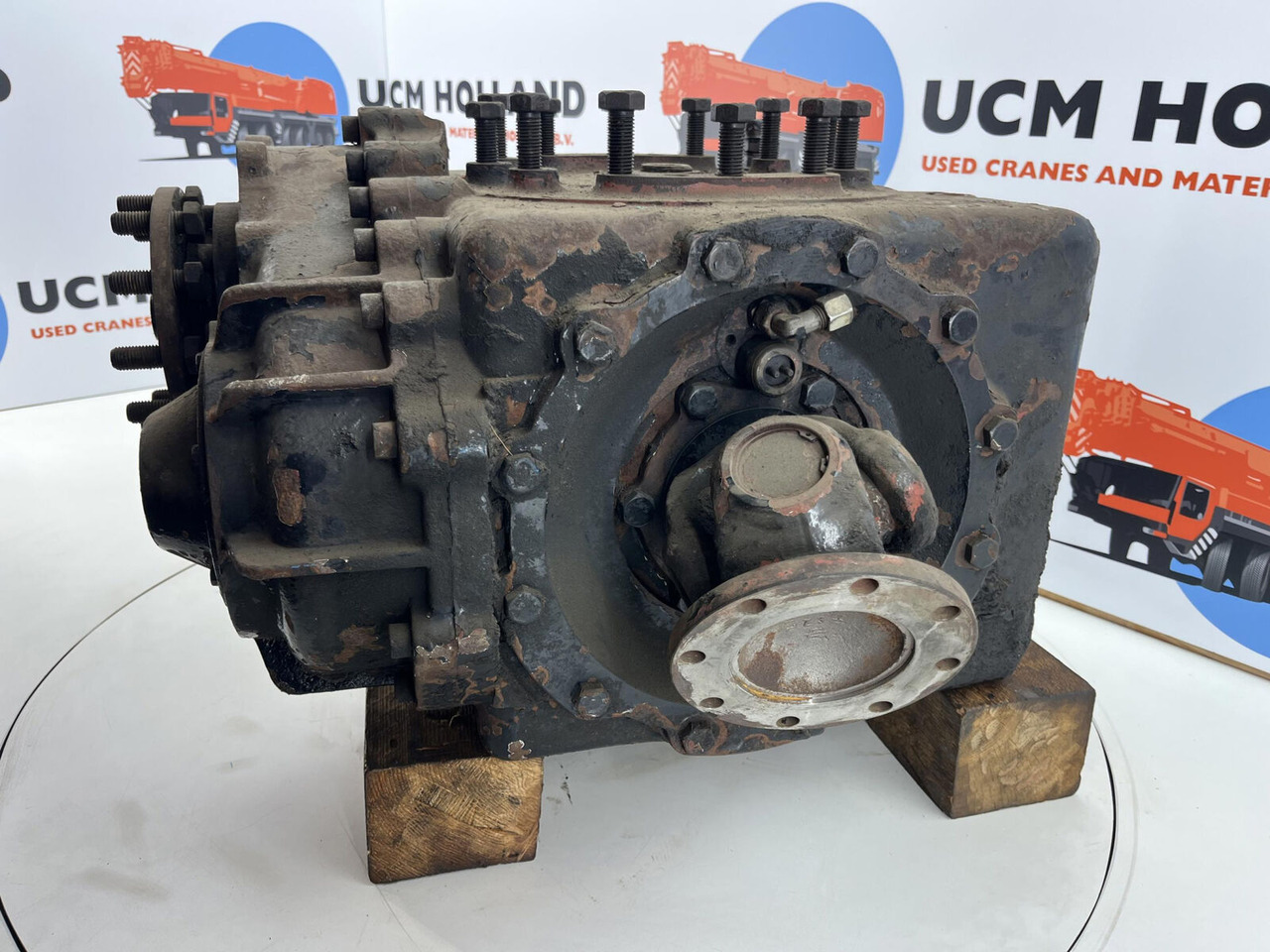 Krupp KMK 4070 diff box - Bộ vi sai cho Cẩu bánh lốp: hình 1 Krupp KMK 4070 diff box - Bộ vi sai cho Cẩu bánh lốp: hình 1