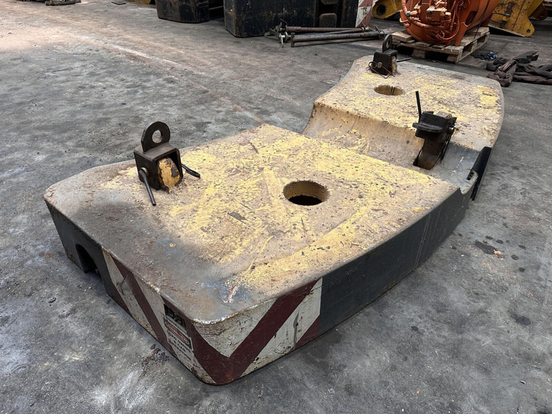 Krupp KMK 4080 - 5110 - 5120 Counterweight 5,8 ton - Đối trọng cho Máy móc xây dựng: hình 4 Krupp KMK 4080 - 5110 - 5120 Counterweight 5,8 ton - Đối trọng cho Máy móc xây dựng: hình 4