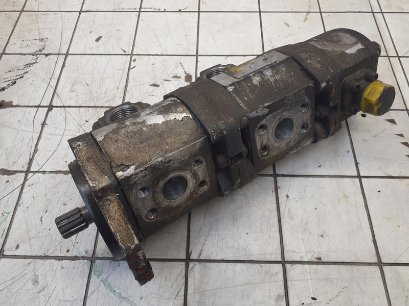 Krupp KMK 5100 3 way gear pump - Bơm thủy lực cho Cần cẩu: hình 1 Krupp KMK 5100 3 way gear pump - Bơm thủy lực cho Cần cẩu: hình 1