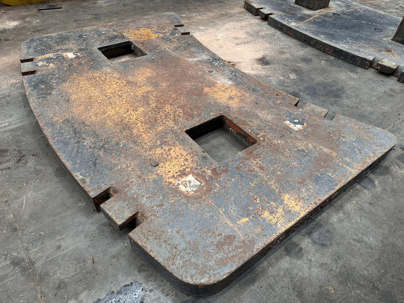 Krupp KMK 5160 counterweight 4,9 ton - Đối trọng cho Máy móc xây dựng: hình 3 Krupp KMK 5160 counterweight 4,9 ton - Đối trọng cho Máy móc xây dựng: hình 3