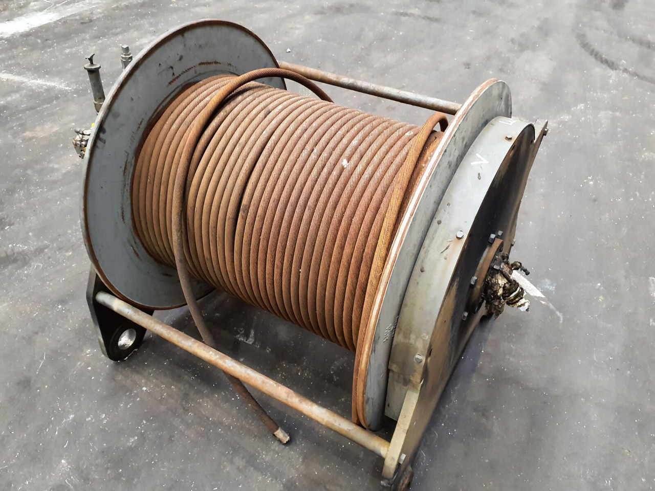Liebherr LR 1160 COMPACT ROPE WINCH - Tay quay cho Cần cẩu bánh xích: hình 2 Liebherr LR 1160 COMPACT ROPE WINCH - Tay quay cho Cần cẩu bánh xích: hình 2