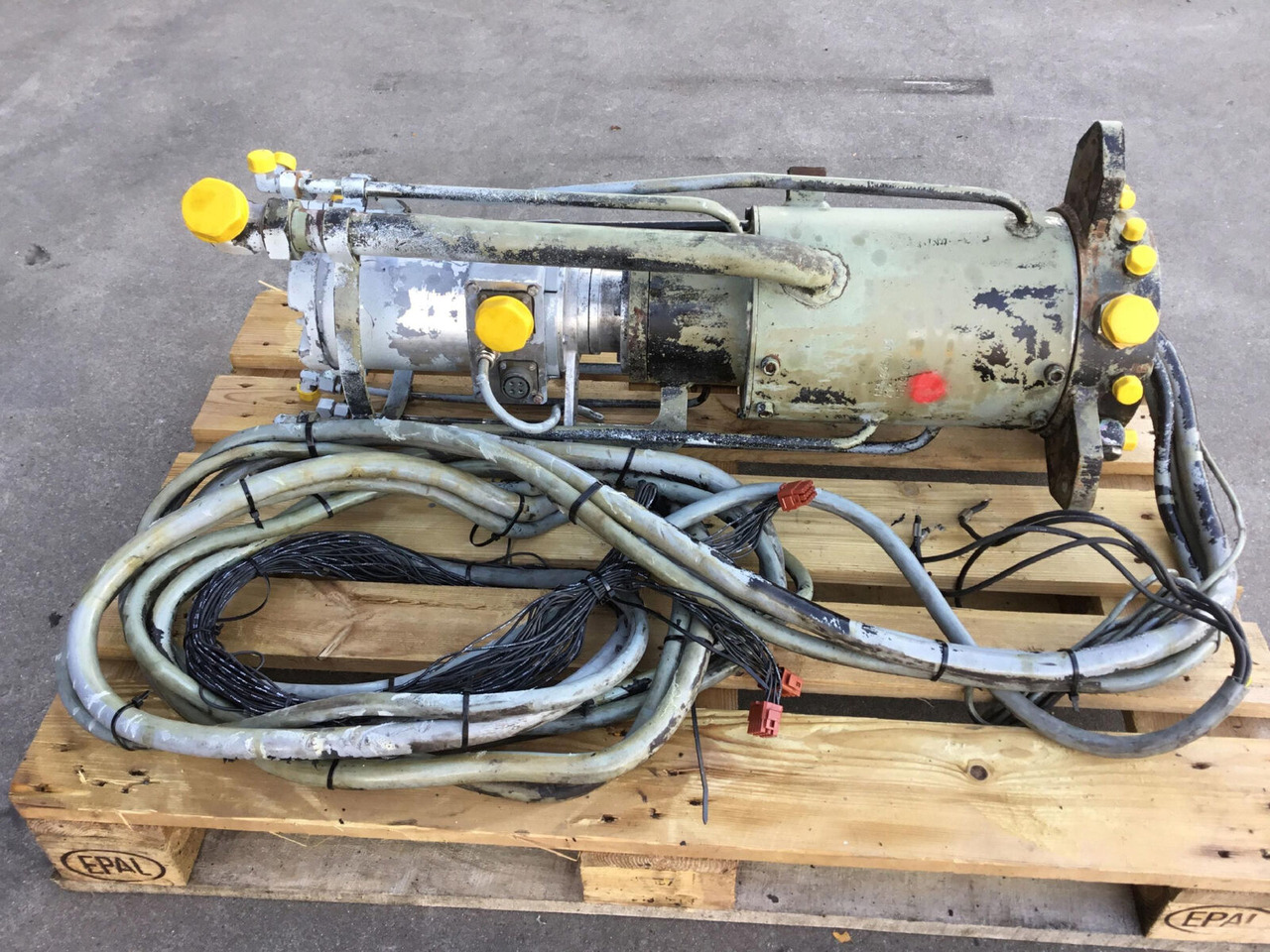 Liebherr LTM 1035-2 hydraulic and electric Swivel - Thủy lực cho Cẩu bánh lốp: hình 3 Liebherr LTM 1035-2 hydraulic and electric Swivel - Thủy lực cho Cẩu bánh lốp: hình 3