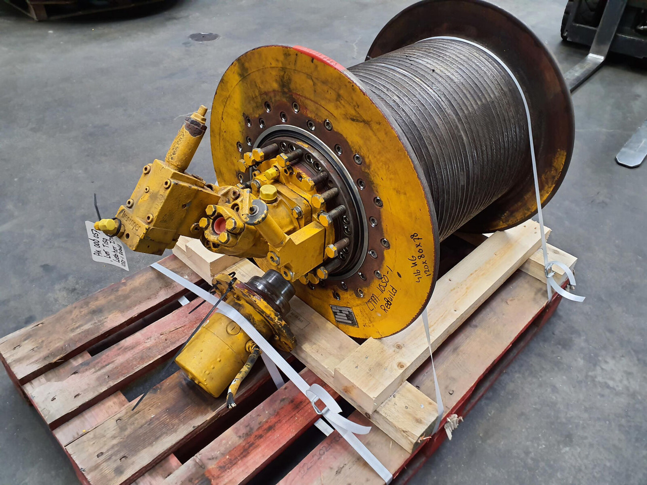 Liebherr LTM 1050-1 winch - Tay quay cho Cẩu bánh lốp: hình 1 Liebherr LTM 1050-1 winch - Tay quay cho Cẩu bánh lốp: hình 1