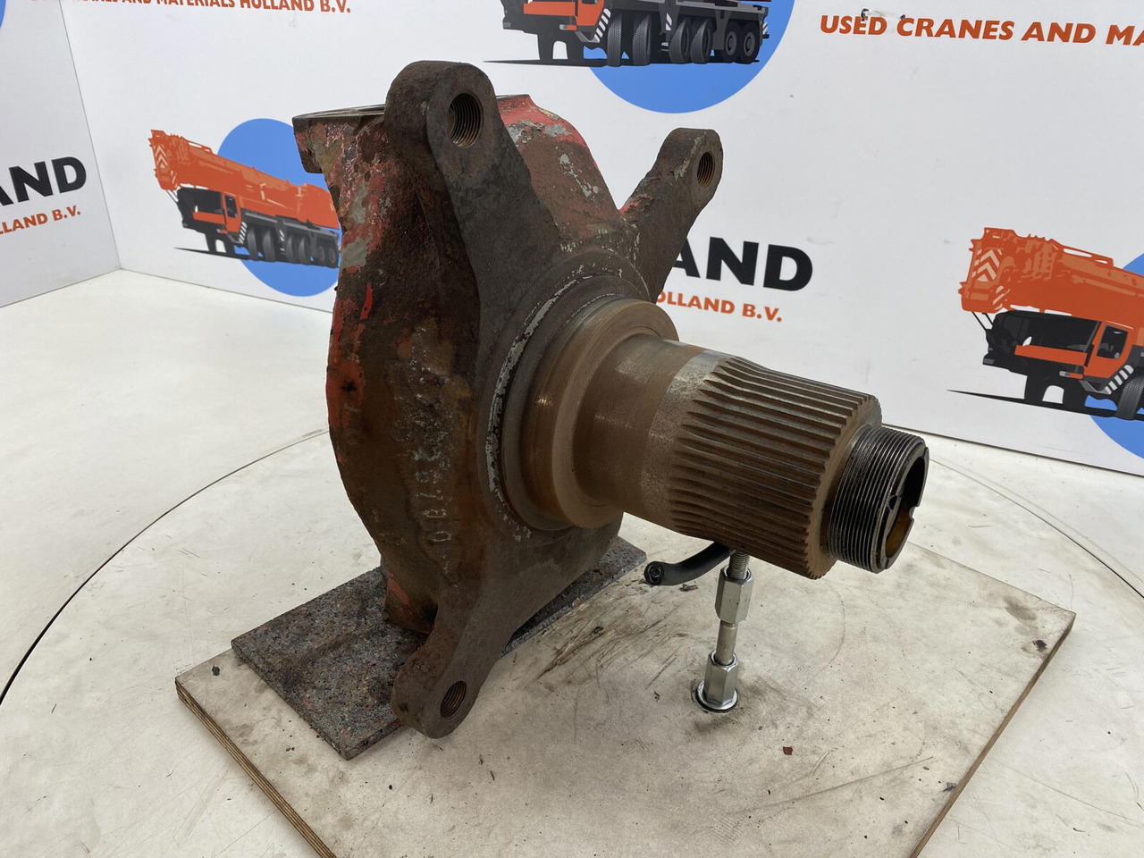 Liebherr LTM 1060 Steering knuckle axle 1 and 2 - Ngõng moay ơ cho Cẩu bánh lốp: hình 3 Liebherr LTM 1060 Steering knuckle axle 1 and 2 - Ngõng moay ơ cho Cẩu bánh lốp: hình 3