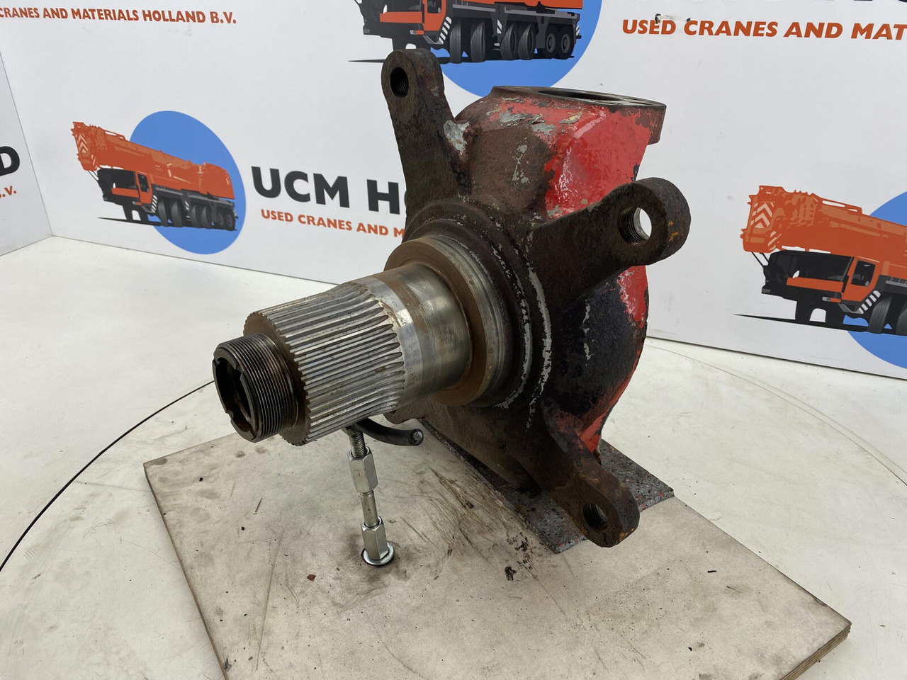 Liebherr LTM 1060 Steering knuckle axle 1 and 2 - Ngõng moay ơ cho Cẩu bánh lốp: hình 1 Liebherr LTM 1060 Steering knuckle axle 1 and 2 - Ngõng moay ơ cho Cẩu bánh lốp: hình 1