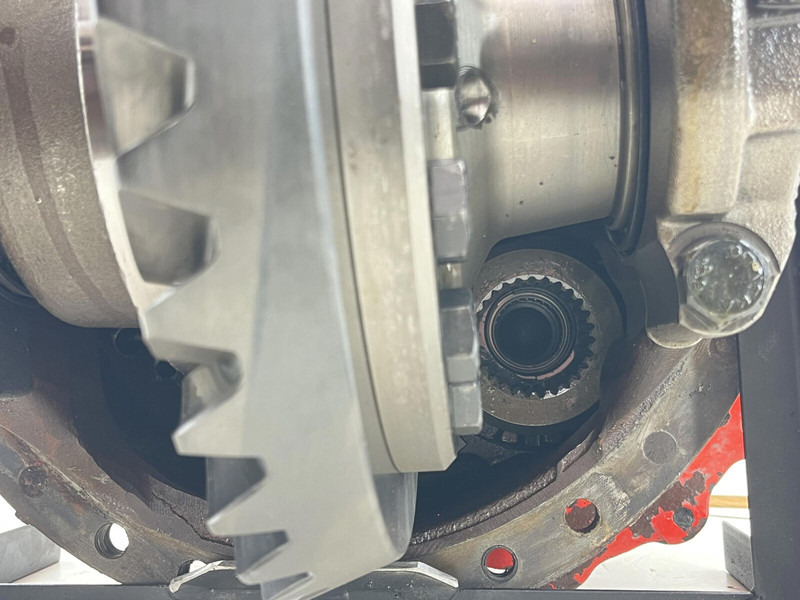 Liebherr LTM 1060 mid differential 13x35 axle 3 - Bộ vi sai cho Cần cẩu: hình 5 Liebherr LTM 1060 mid differential 13x35 axle 3 - Bộ vi sai cho Cần cẩu: hình 5