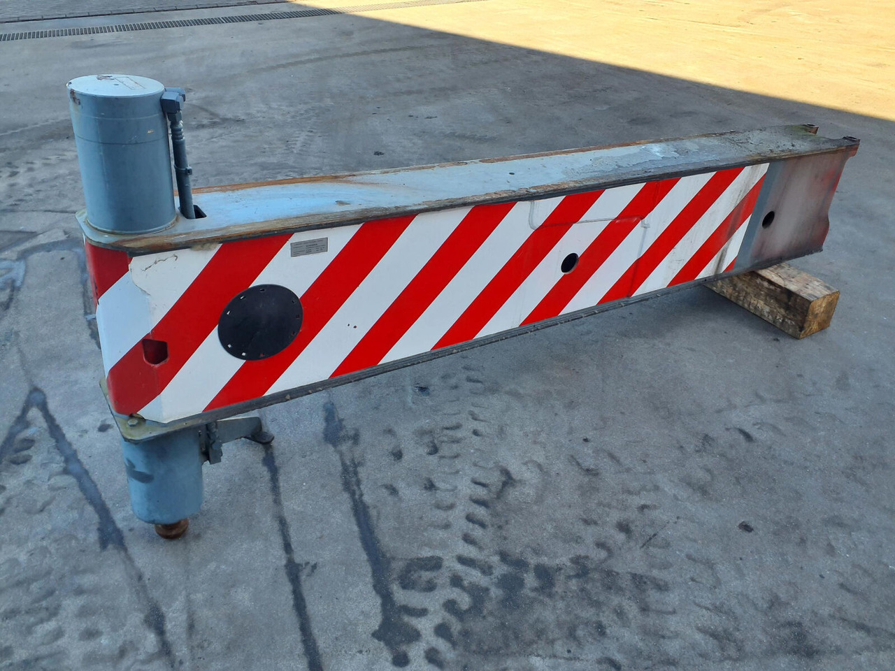 Liebherr LTM 1070-4.1 outrigger beam complete rear - Hệ thống treo cho Cẩu bánh lốp: hình 2 Liebherr LTM 1070-4.1 outrigger beam complete rear - Hệ thống treo cho Cẩu bánh lốp: hình 2