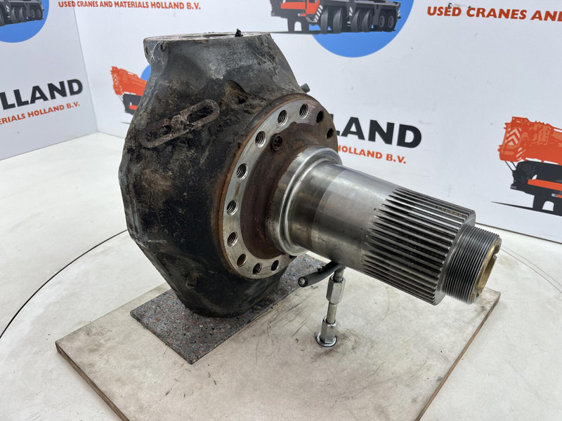 Liebherr LTM 1070-4.2 Steering knuckle 16 holes axle 3 - Ngõng moay ơ cho Cần cẩu: hình 3 Liebherr LTM 1070-4.2 Steering knuckle 16 holes axle 3 - Ngõng moay ơ cho Cần cẩu: hình 3
