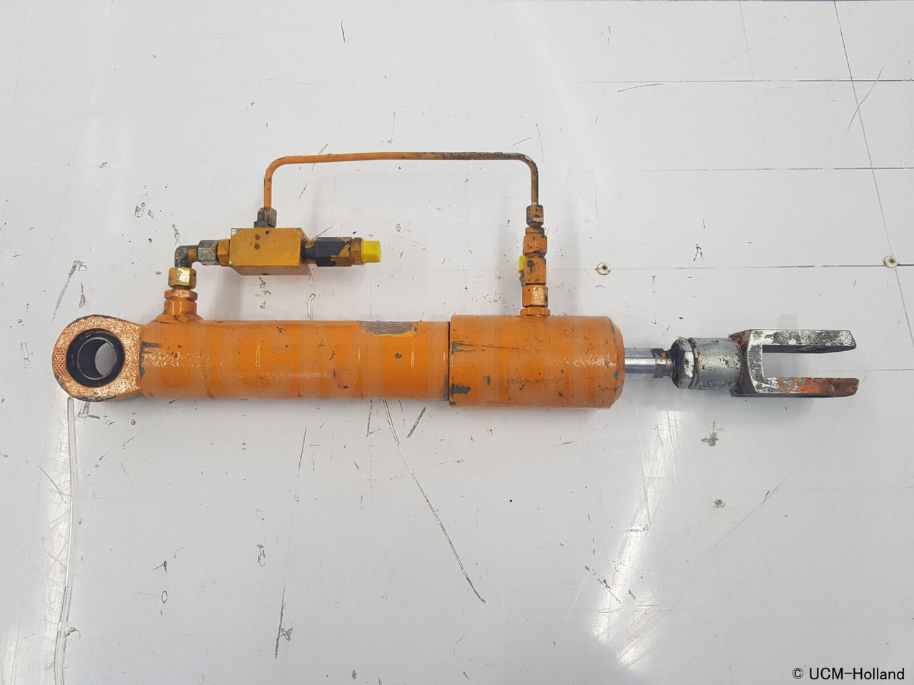 Liebherr LTM 1080-1 cabin tilt cylinder - Xi lanh thủy lực cho Cẩu bánh lốp: hình 1 Liebherr LTM 1080-1 cabin tilt cylinder - Xi lanh thủy lực cho Cẩu bánh lốp: hình 1