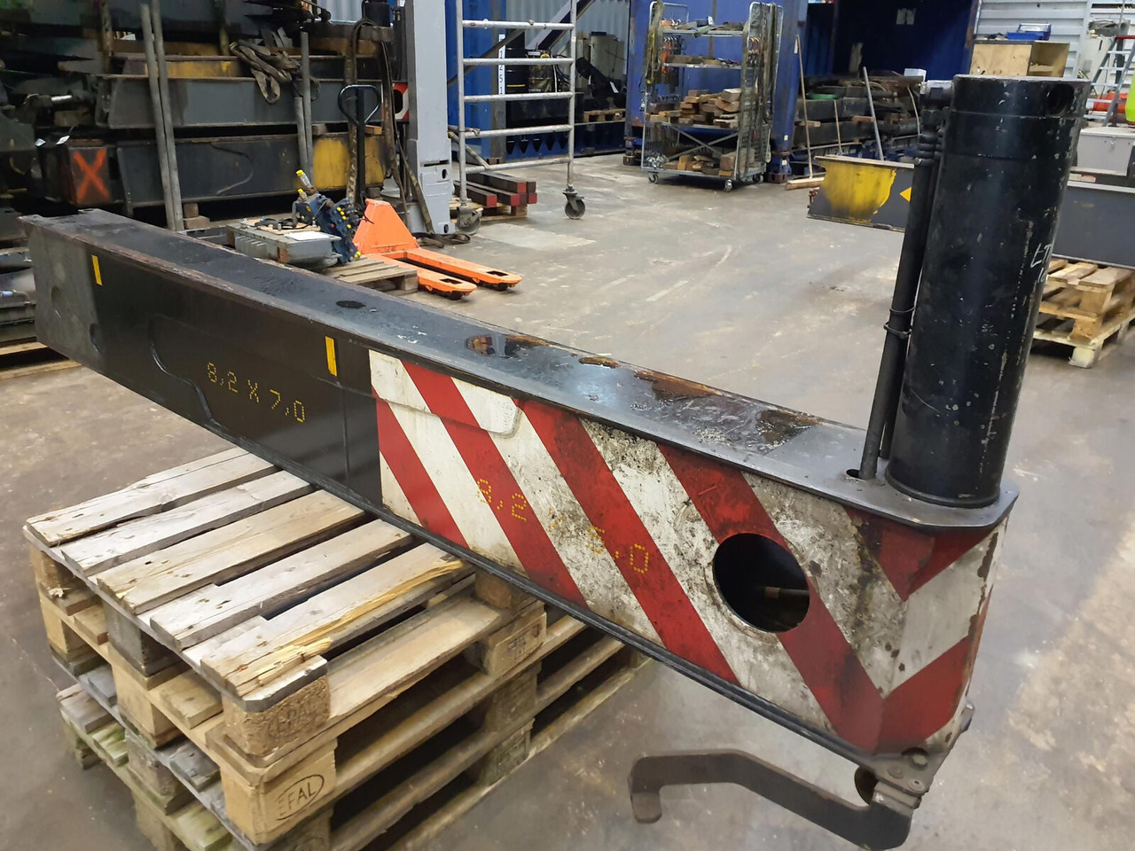 Liebherr LTM 1080-1 sliding beam complete front - Hệ thống treo cho Cần cẩu: hình 1 Liebherr LTM 1080-1 sliding beam complete front - Hệ thống treo cho Cần cẩu: hình 1