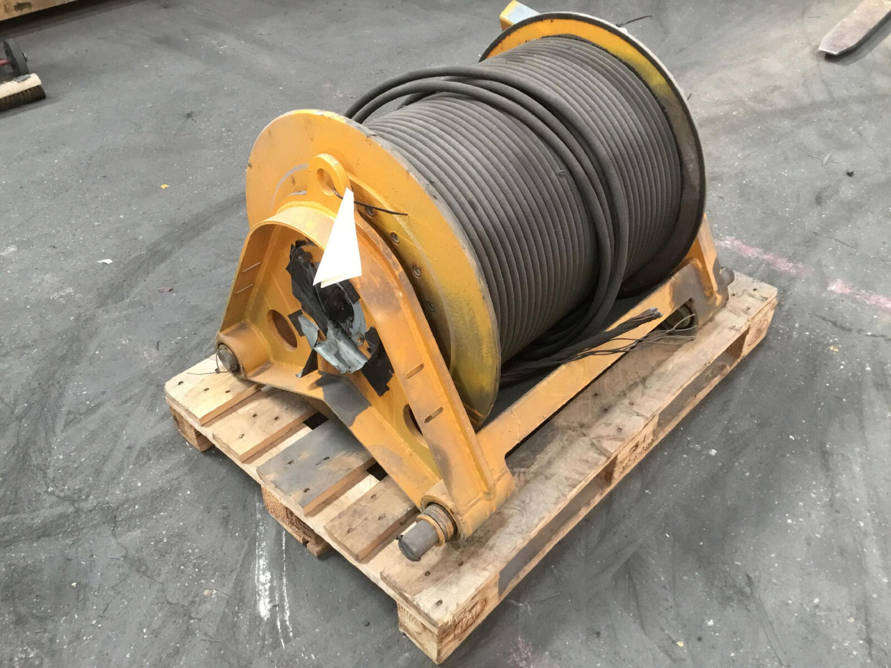 Liebherr LTM 1080-1 winch - Tay quay cho Cẩu bánh lốp: hình 2 Liebherr LTM 1080-1 winch - Tay quay cho Cẩu bánh lốp: hình 2