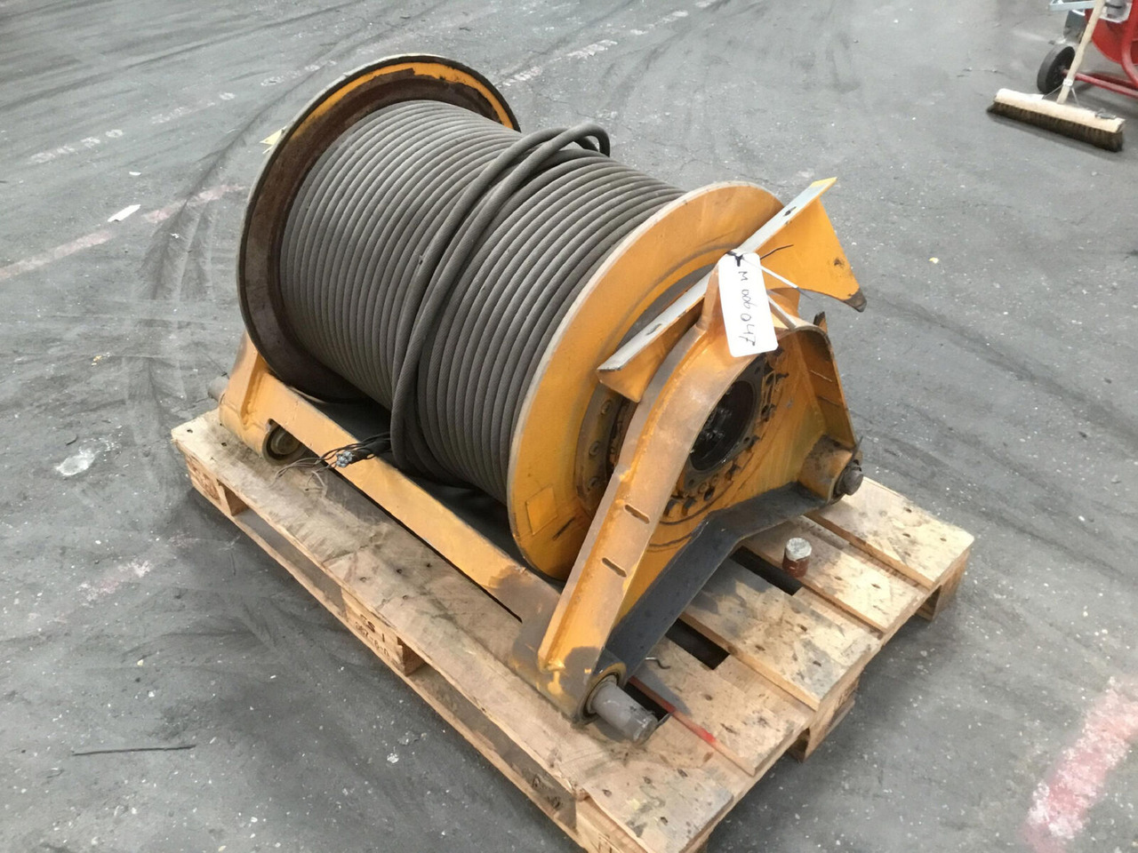 Liebherr LTM 1080-1 winch - Tay quay cho Cẩu bánh lốp: hình 1 Liebherr LTM 1080-1 winch - Tay quay cho Cẩu bánh lốp: hình 1