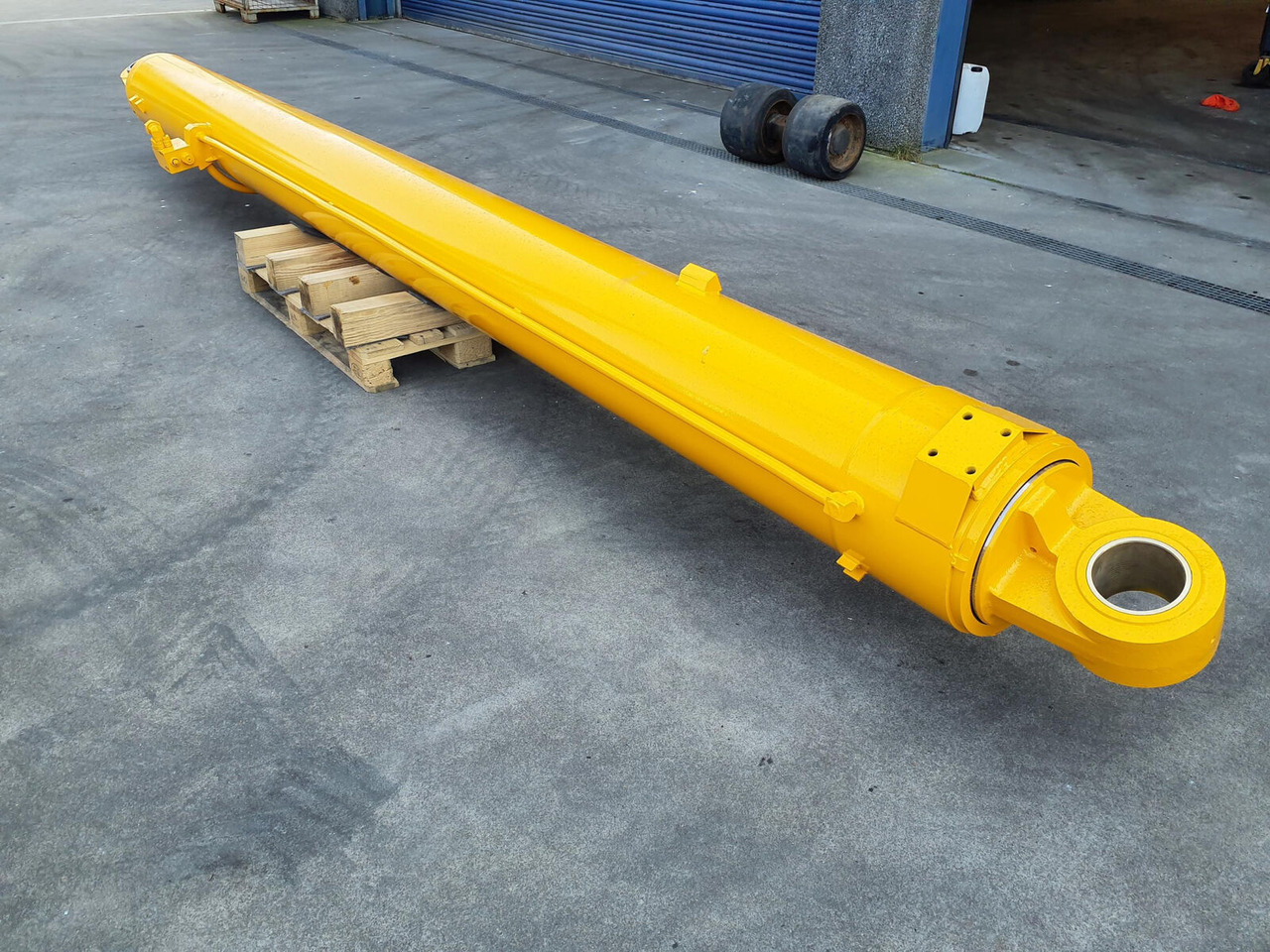 Liebherr LTM 1400-7.1 Boom cylinder left - Xi lanh thủy lực cho Cẩu bánh lốp: hình 4 Liebherr LTM 1400-7.1 Boom cylinder left - Xi lanh thủy lực cho Cẩu bánh lốp: hình 4