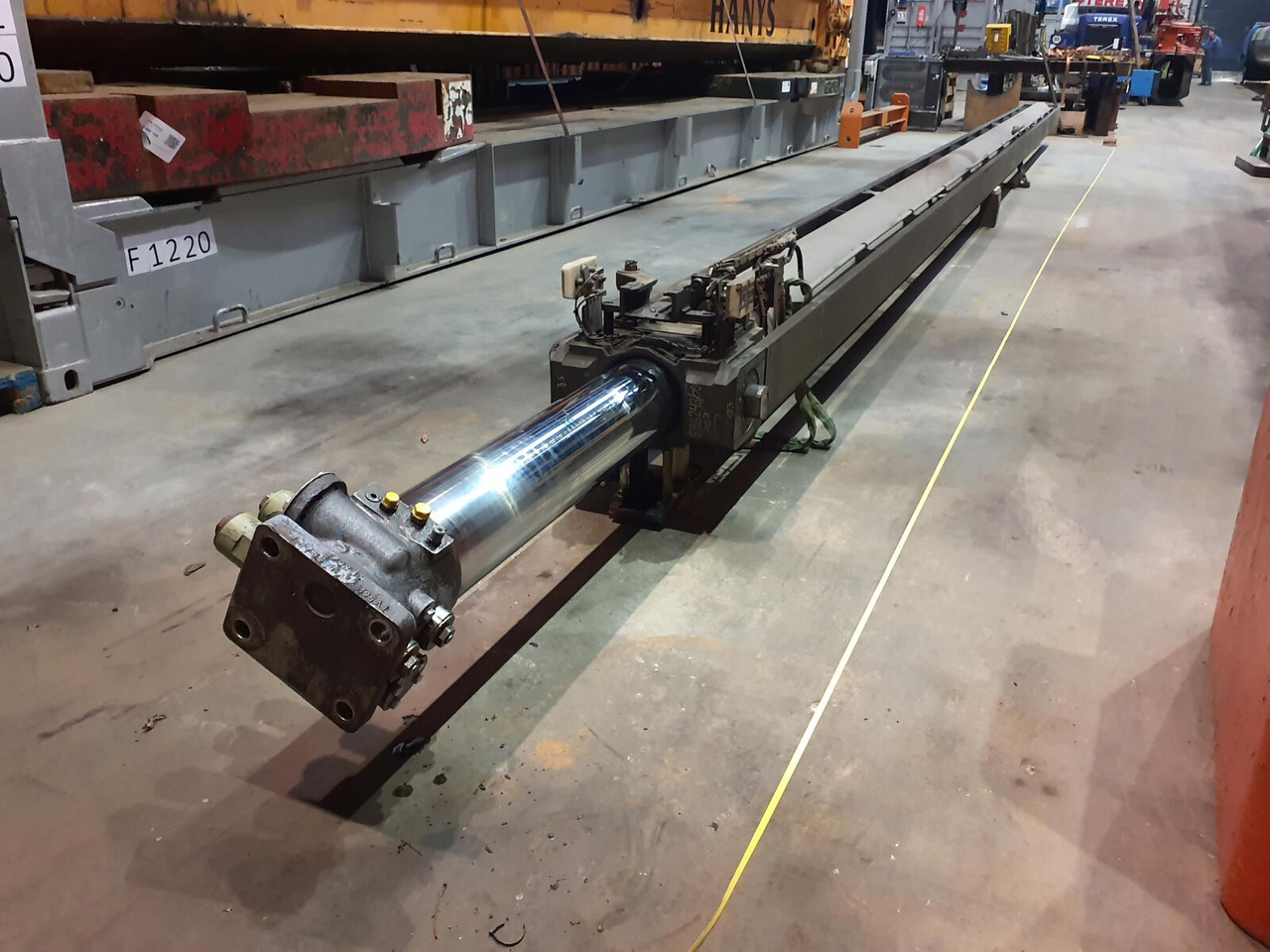 Liebherr LTM 1400-7.1 Telescopic cylinder - Xi lanh thủy lực cho Cẩu bánh lốp: hình 3 Liebherr LTM 1400-7.1 Telescopic cylinder - Xi lanh thủy lực cho Cẩu bánh lốp: hình 3
