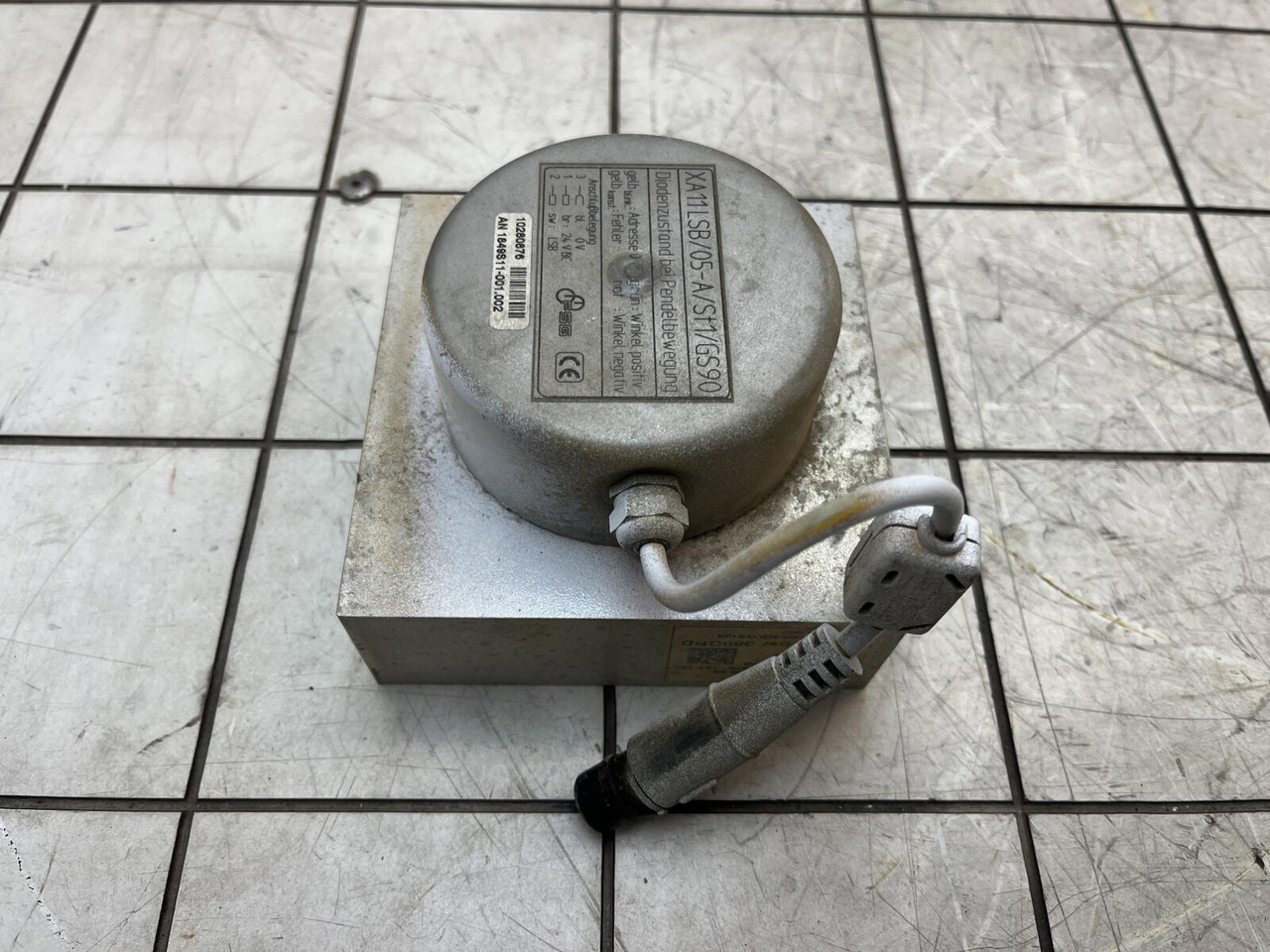 Liebherr LTM 1400-7.1 angle transmitter - Bộ cảm biến cho Cẩu bánh lốp: hình 4 Liebherr LTM 1400-7.1 angle transmitter - Bộ cảm biến cho Cẩu bánh lốp: hình 4