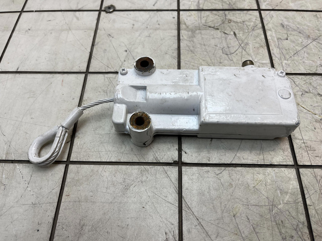 Liebherr LTM 1400-7.1 hoist limit switch - Linh kiện điện cho Cần cẩu: hình 3 Liebherr LTM 1400-7.1 hoist limit switch - Linh kiện điện cho Cần cẩu: hình 3
