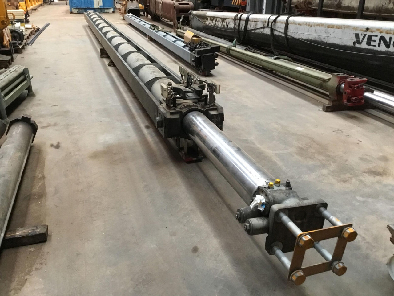 Liebherr LTM 1400 7.1 telescopic cylinder - Xi lanh thủy lực cho Cẩu bánh lốp: hình 1 Liebherr LTM 1400 7.1 telescopic cylinder - Xi lanh thủy lực cho Cẩu bánh lốp: hình 1