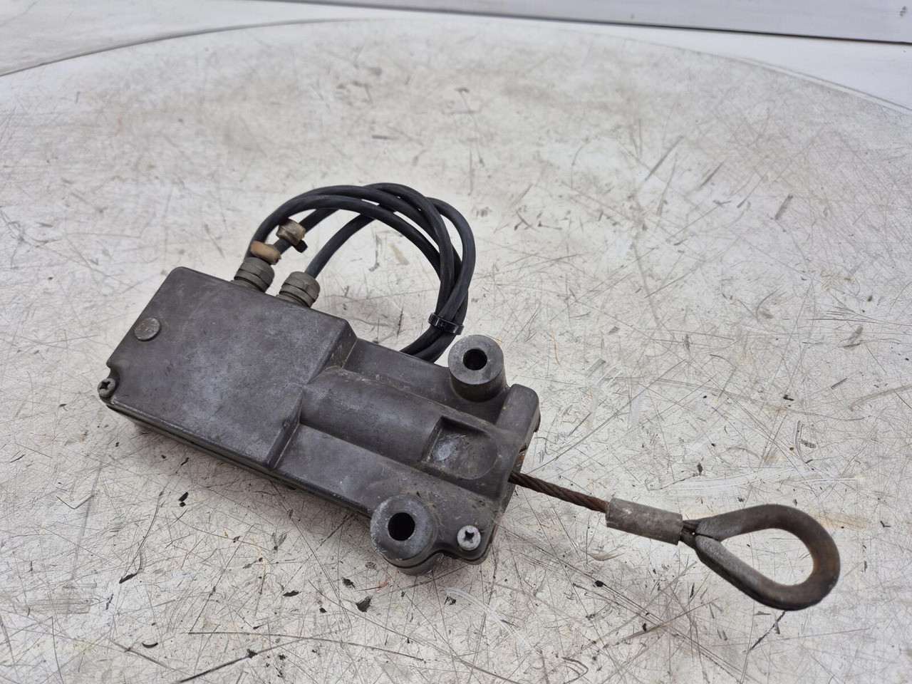 Liebherr TM 1060-2 Hoist limit switch - Linh kiện điện cho Cần cẩu: hình 5 Liebherr TM 1060-2 Hoist limit switch - Linh kiện điện cho Cần cẩu: hình 5