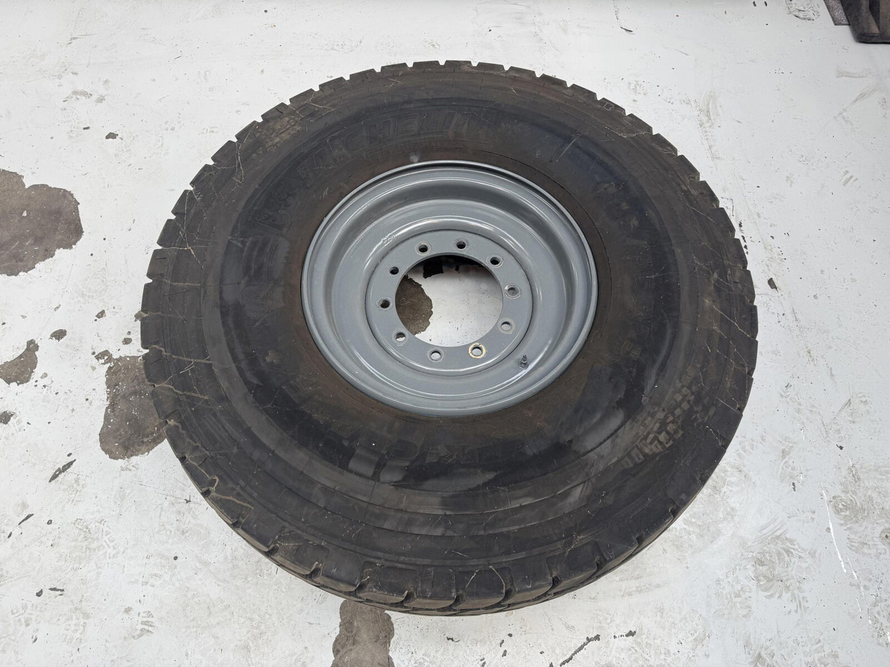 Liebherr Wheel 445/95R25 10 12 1p - Bánh xe cho Cần cẩu: hình 1 Liebherr Wheel 445/95R25 10 12 1p - Bánh xe cho Cần cẩu: hình 1
