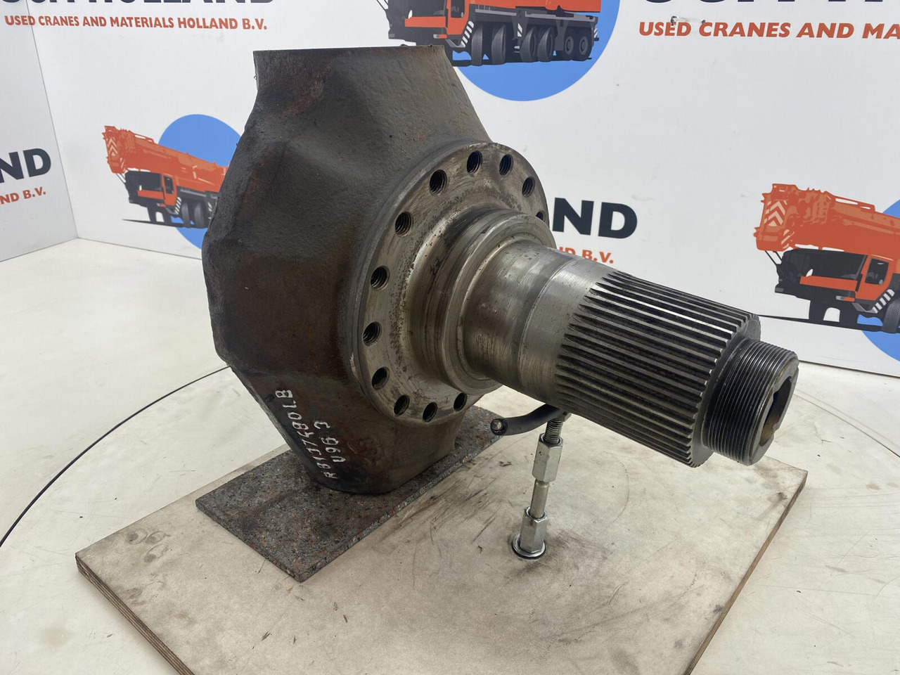 PPM 250 ATT Steering knuckle 16 holes axle 1 - Ngõng moay ơ cho Cẩu bánh lốp: hình 3 PPM 250 ATT Steering knuckle 16 holes axle 1 - Ngõng moay ơ cho Cẩu bánh lốp: hình 3