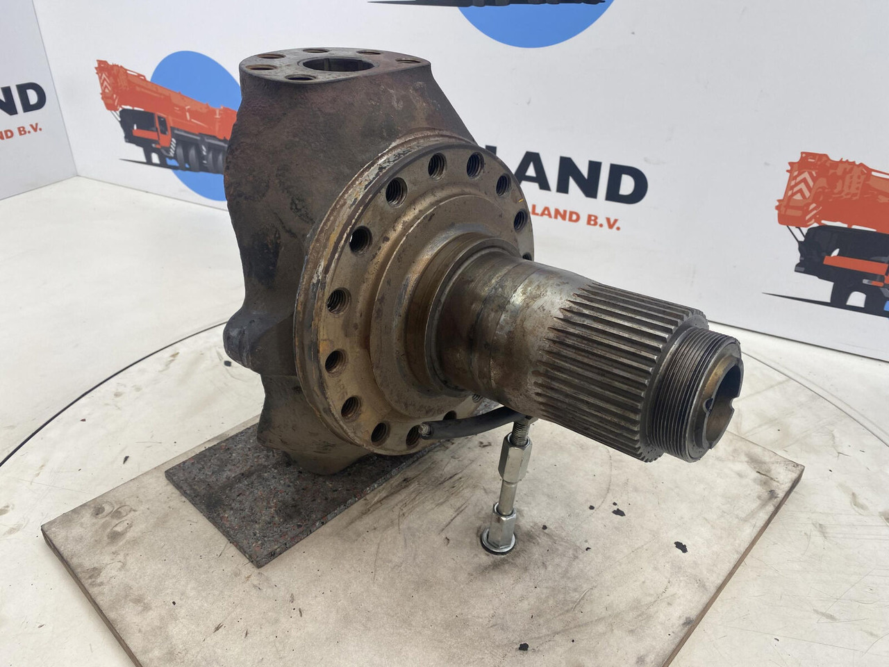 PPM 280 ATT Steering knuckle 16 holes axle 1 - Ngõng moay ơ cho Cần cẩu: hình 3 PPM 280 ATT Steering knuckle 16 holes axle 1 - Ngõng moay ơ cho Cần cẩu: hình 3