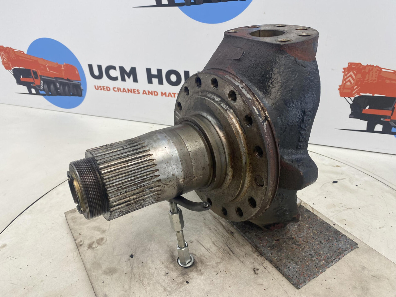 PPM 280 ATT Steering knuckle 16 holes axle 2 - Ngõng moay ơ cho Cần cẩu: hình 1 PPM 280 ATT Steering knuckle 16 holes axle 2 - Ngõng moay ơ cho Cần cẩu: hình 1