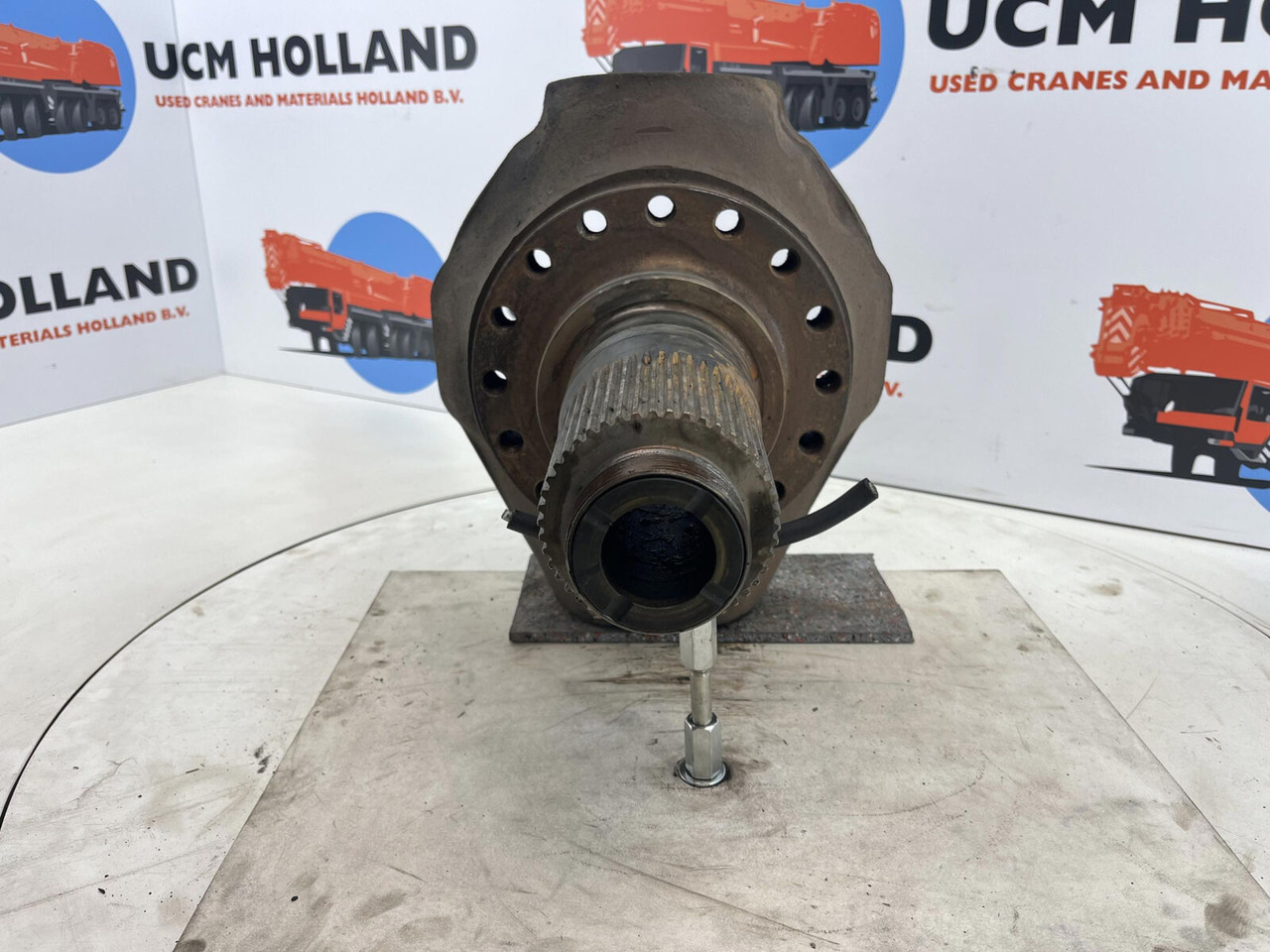 PPM ATT 400 Steering knuckle 16 holes axle 1 - Ngõng moay ơ cho Cần cẩu: hình 2 PPM ATT 400 Steering knuckle 16 holes axle 1 - Ngõng moay ơ cho Cần cẩu: hình 2