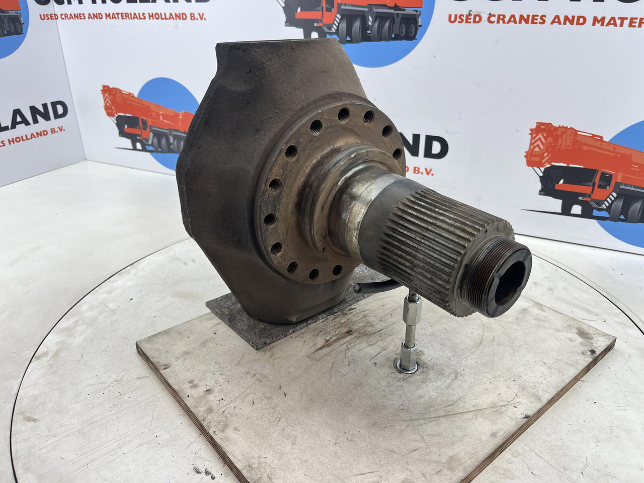 PPM ATT 400 Steering knuckle 16 holes axle 1 - Ngõng moay ơ cho Cần cẩu: hình 3 PPM ATT 400 Steering knuckle 16 holes axle 1 - Ngõng moay ơ cho Cần cẩu: hình 3