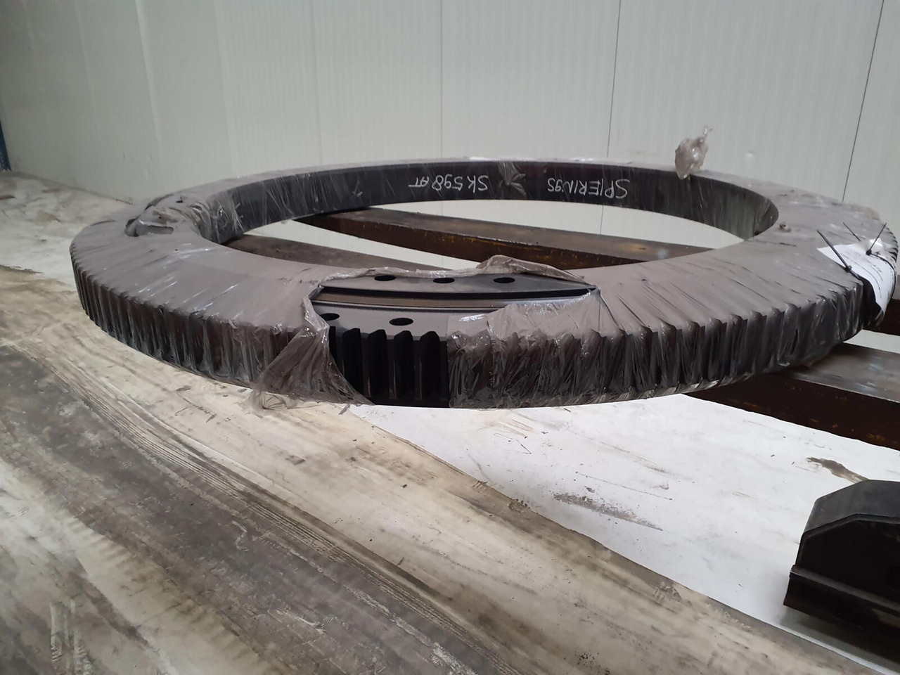 Spierings SK 598 AT5 slew ring - Vòng bánh răng xoay cho Cẩu bánh lốp: hình 2 Spierings SK 598 AT5 slew ring - Vòng bánh răng xoay cho Cẩu bánh lốp: hình 2