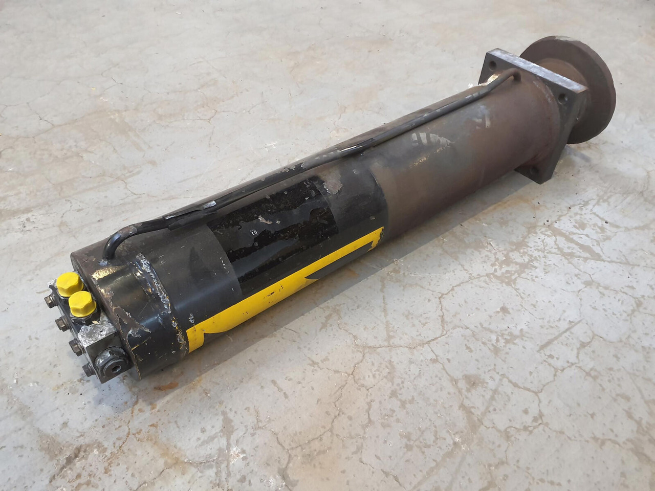 Spierings SK 598 Outrigger cylinder - Xi lanh thủy lực cho Cầu trục: hình 4 Spierings SK 598 Outrigger cylinder - Xi lanh thủy lực cho Cầu trục: hình 4